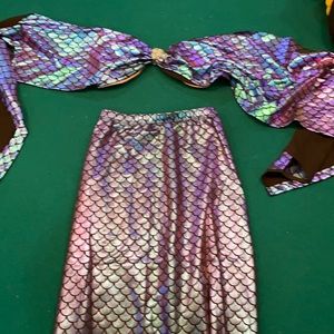 Women’s x-small 2 pc mermaid costume/skirt